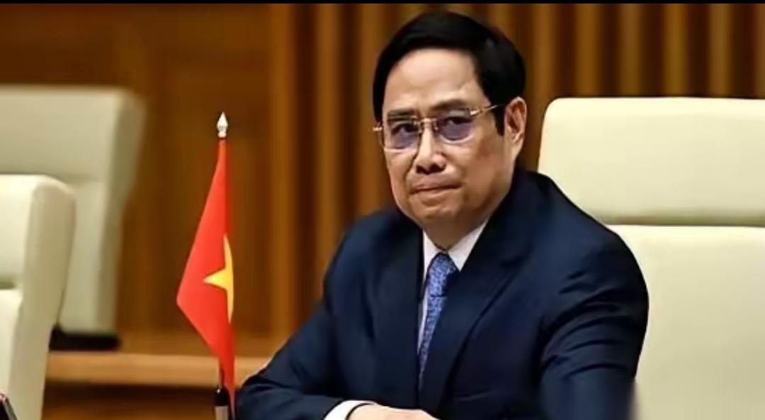 455只手在越南国会举了起来，只有4票反对。决议通过：废掉全国用了上百年的老式米