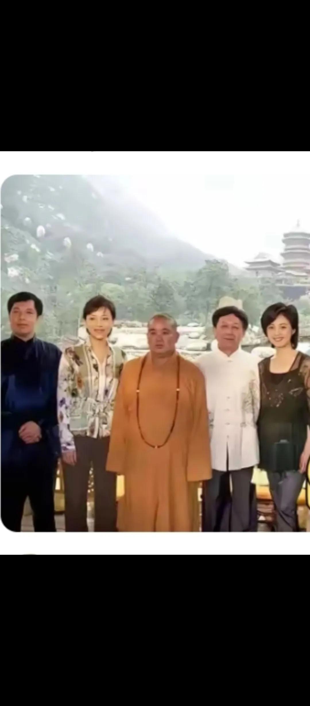 我就纳闷了，就一和尚，搞亲搞“那个”的和尚，如果没被抓，我都不知道这人叫释永信[