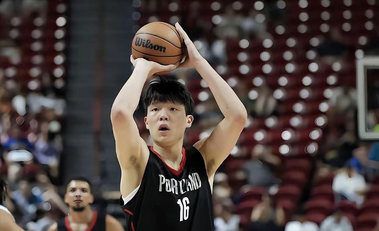 中国男篮的脸，快被CBA丢光了！去年，2米21的余嘉豪，宁可扔掉CBA六百万肥约