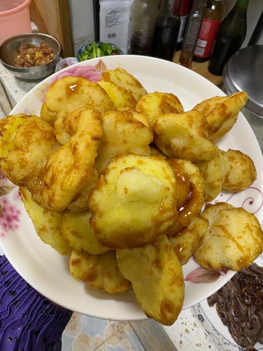 今天吃个油炸糖油粑粑，太香了，香哭了😭