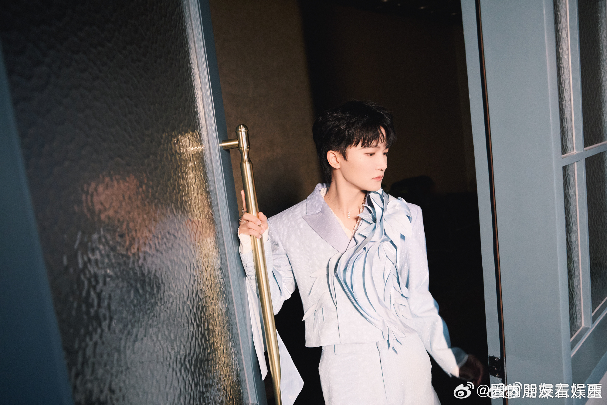 周深回应与Ella合唱跨越时光的一次音乐合作，两个人演唱默契十足，周深的感言打动