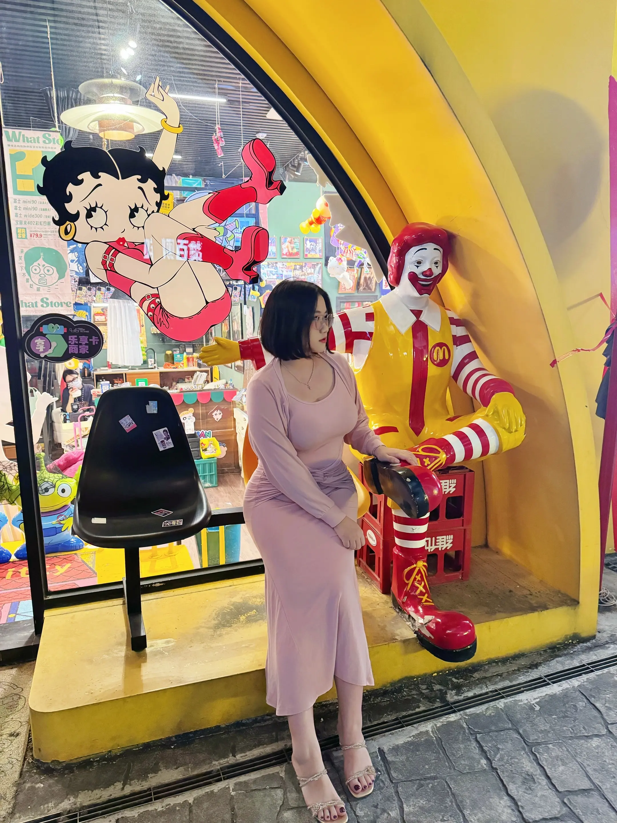 还是找时间喝一晚吧 毕竟心理咨询太贵了