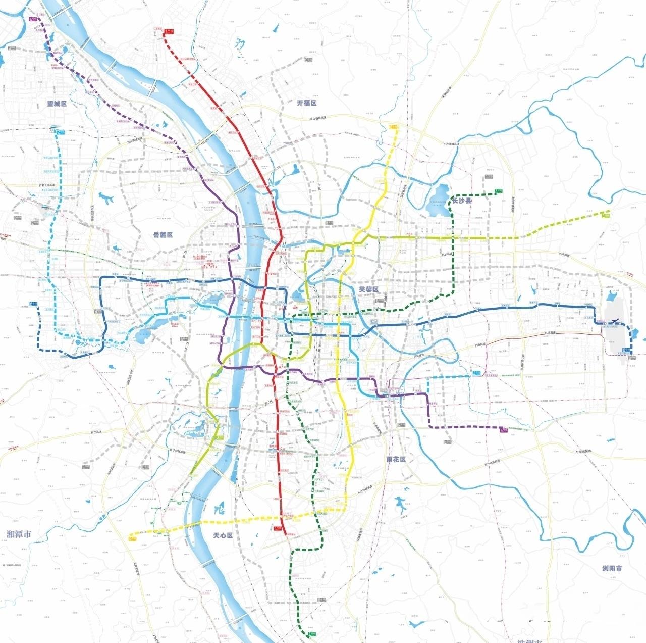 《星城轨网再扩容，长沙地铁织就发展新经纬》

星城长沙的地铁脉络正以蓬勃之势向城