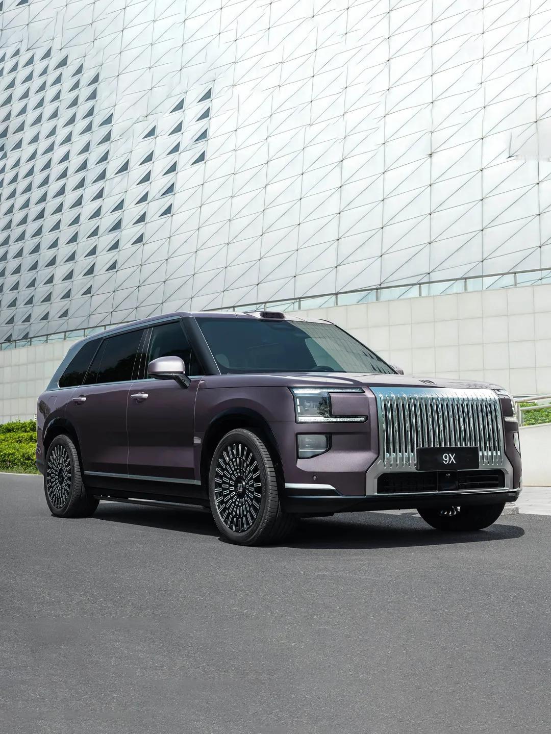 极氪最近发布了旗舰插混SUV——2026款极氪9X Ultra版。双电机四驱综合