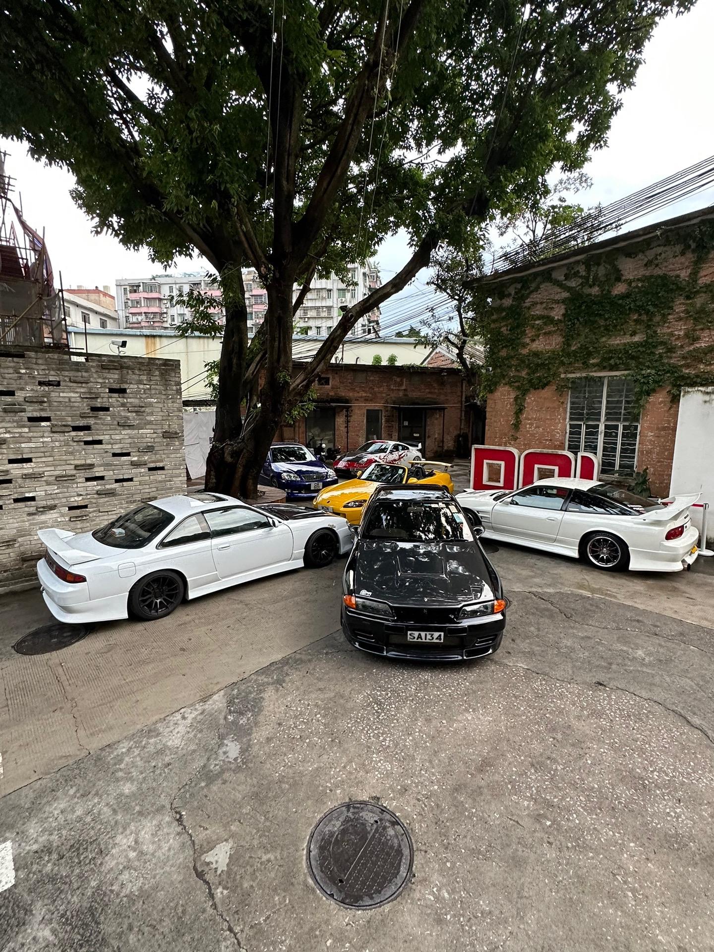 即使是下雨也阻擋不了熱愛JDM的車友們，今日份打卡