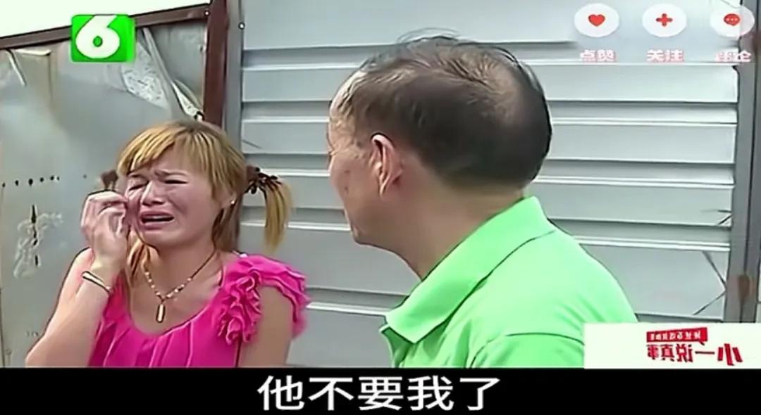 男友为了分手当街暴打女友，女友却下跪求回头：打死我都不分开

“你不嫌丢人，我就