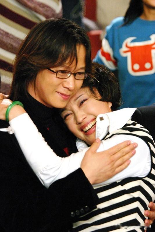 刘晓庆75岁了还在打拼你怎么看 刘晓庆75岁仍在打拼，你怎么看？她这般拼搏着实令