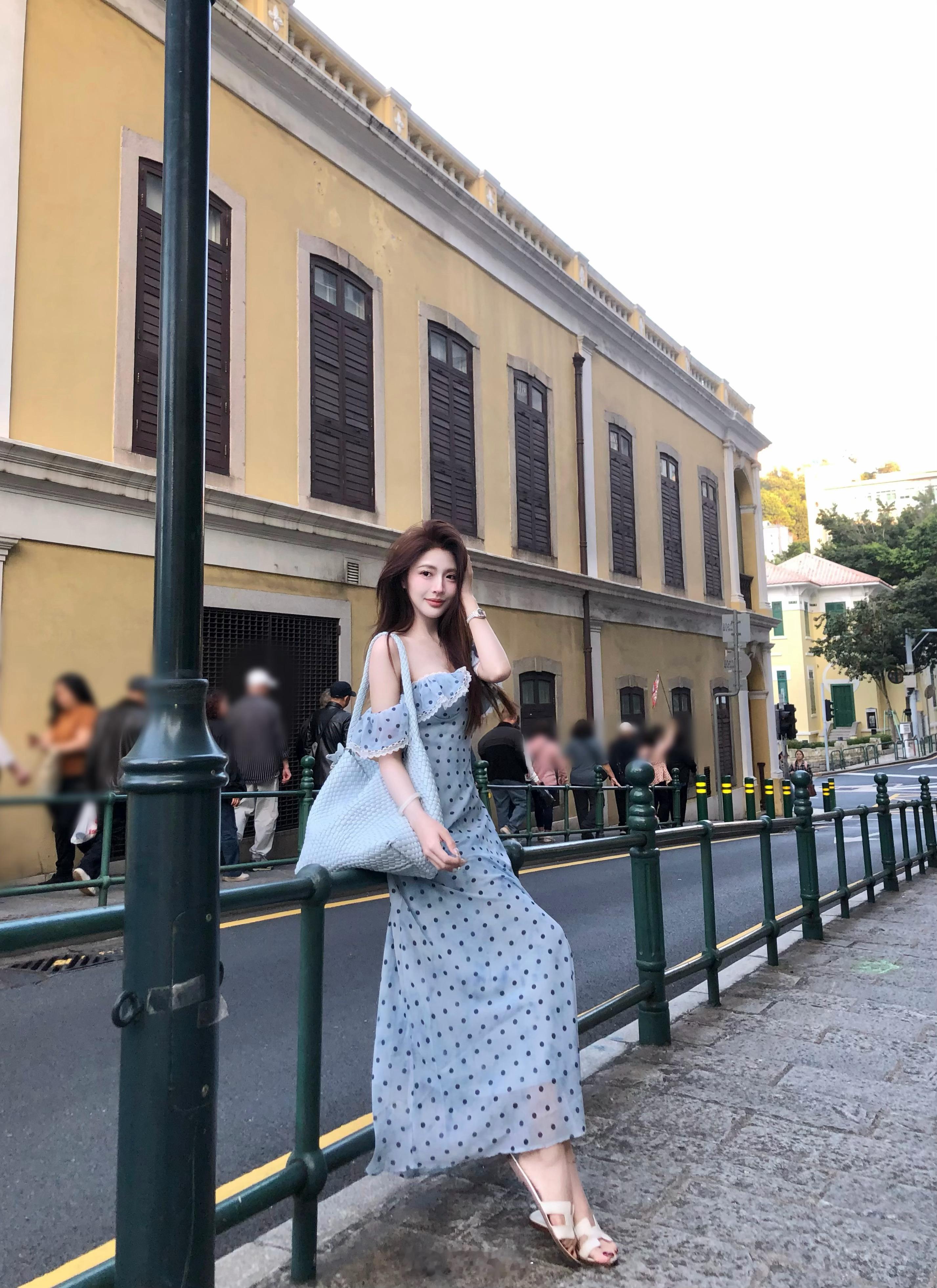 我也喜欢这个波点裙 嘿嘿嘿 