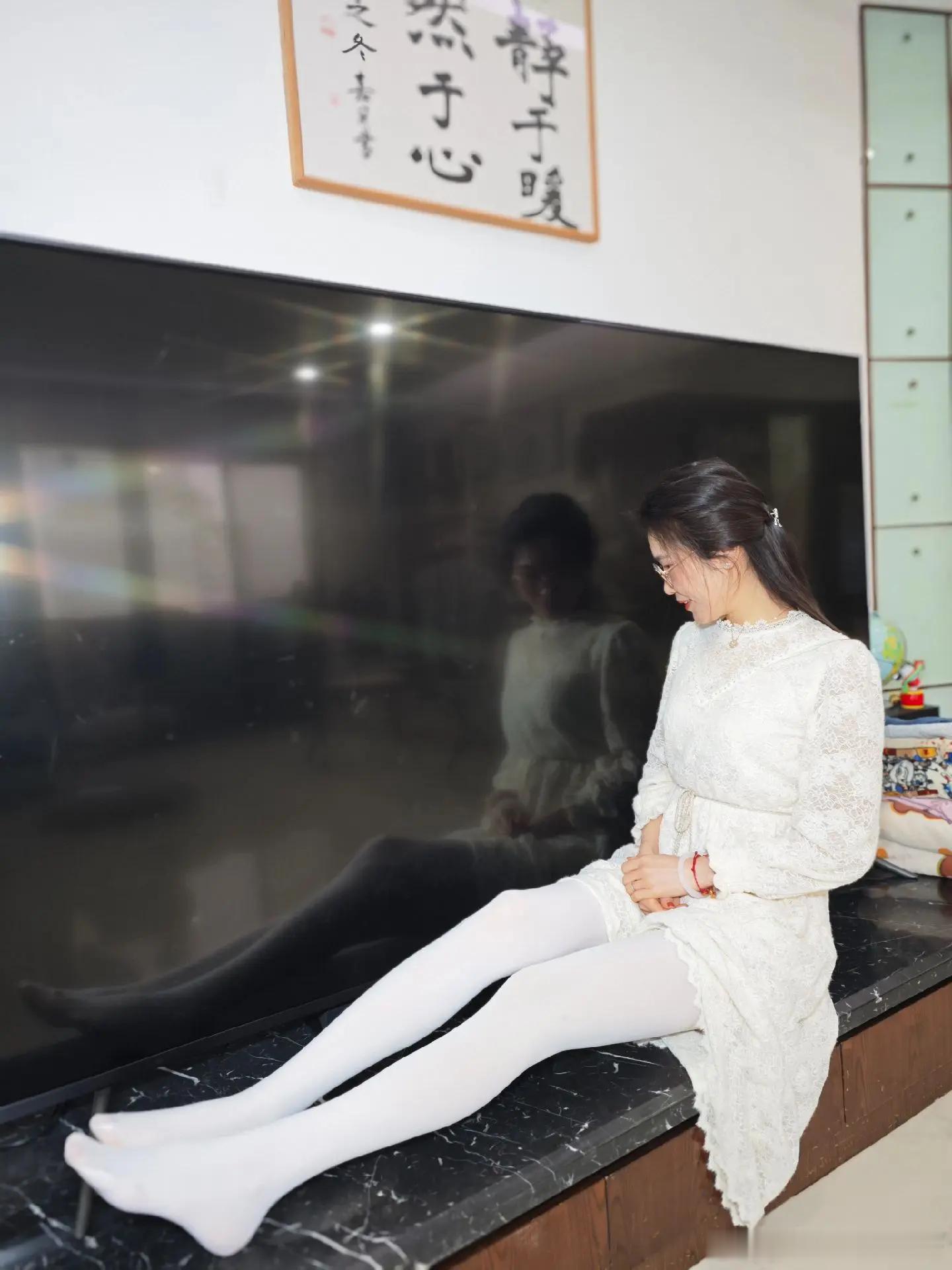 黑夜配白丝～ 