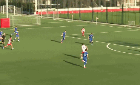 终于赢得尊重！万项留洋2场独造6球：队友主动找他拥抱感谢万项终于是为自己也为中国