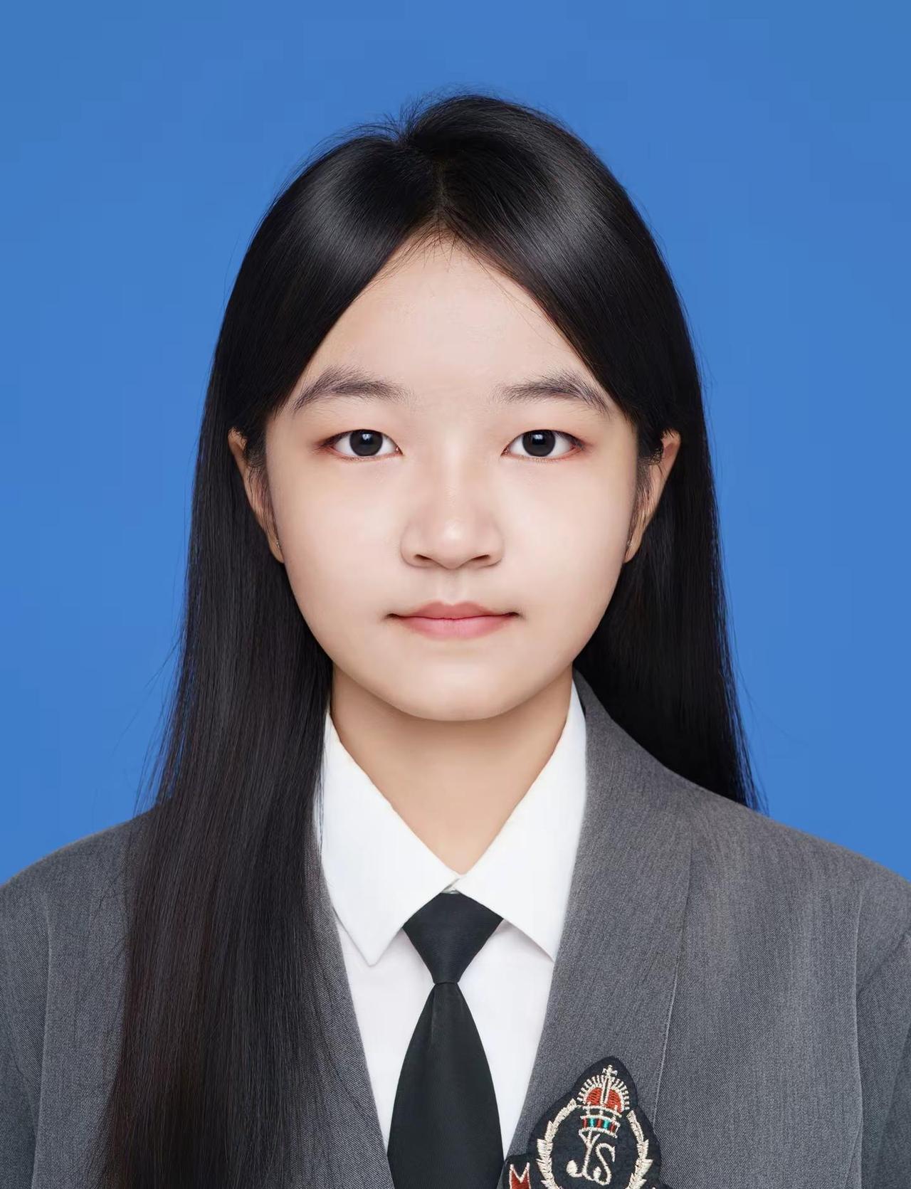 我的公主👸，恭喜你顺利完成小学学业，即将成为一名初中生！这是你人生的第一个重要