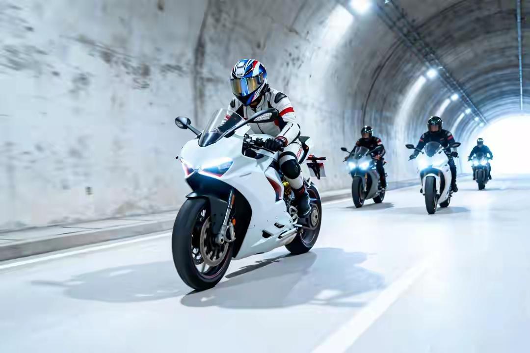 2026骑行通讯革命：告别断联、听不清、操作难

骑行最闹心的事：隧道进就断联，