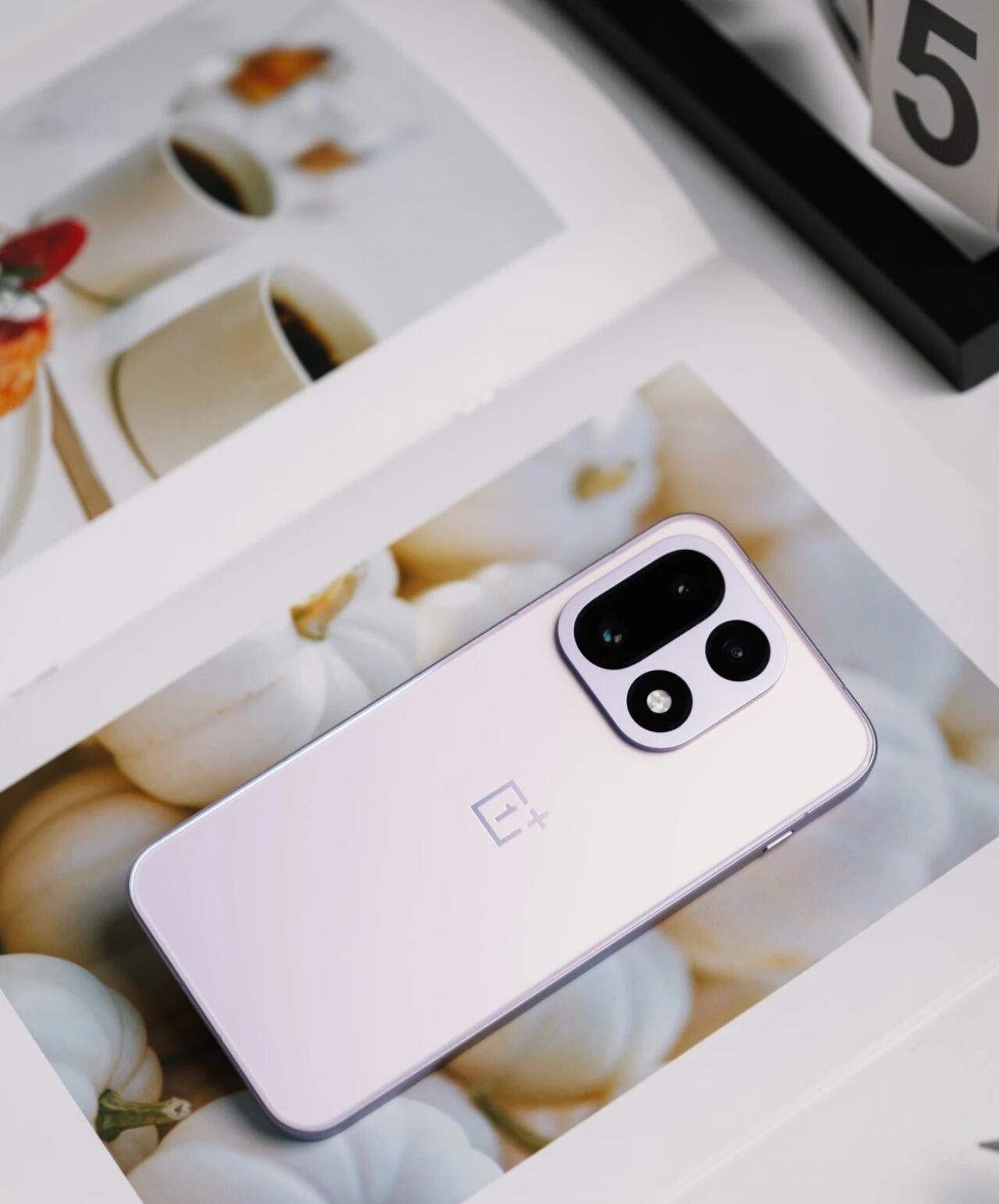 一加15体验小分享：依旧水桶全能新的设计语言，这个外观属于是没有一眼的很惊艳，但