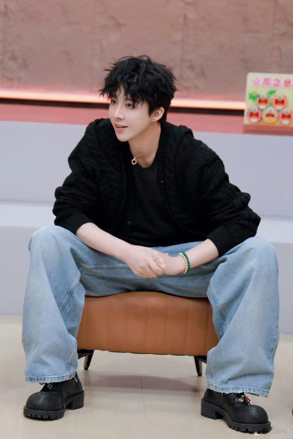 刘宇宁该相逢的人会再相逢直拍 在他的歌声里，离别不再是终点，而是下一次相逢的序章