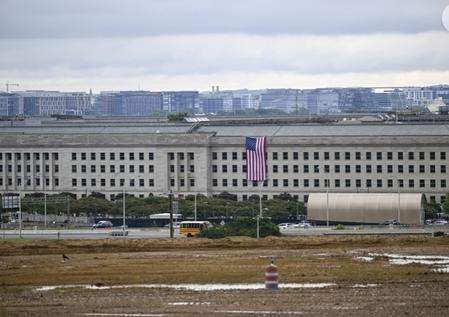 最近老美又把比亚迪、蔚来、阿里、百度硬塞进所谓涉军黑名单，说是军工企业其实纯属乱