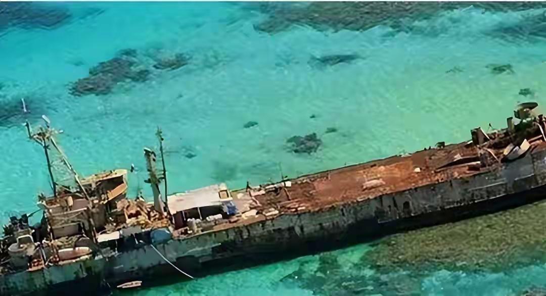 仁爱礁那艘赖了9000多天的菲律宾军舰，现在哪儿是拖不走，分明是菲律宾骑虎难下的