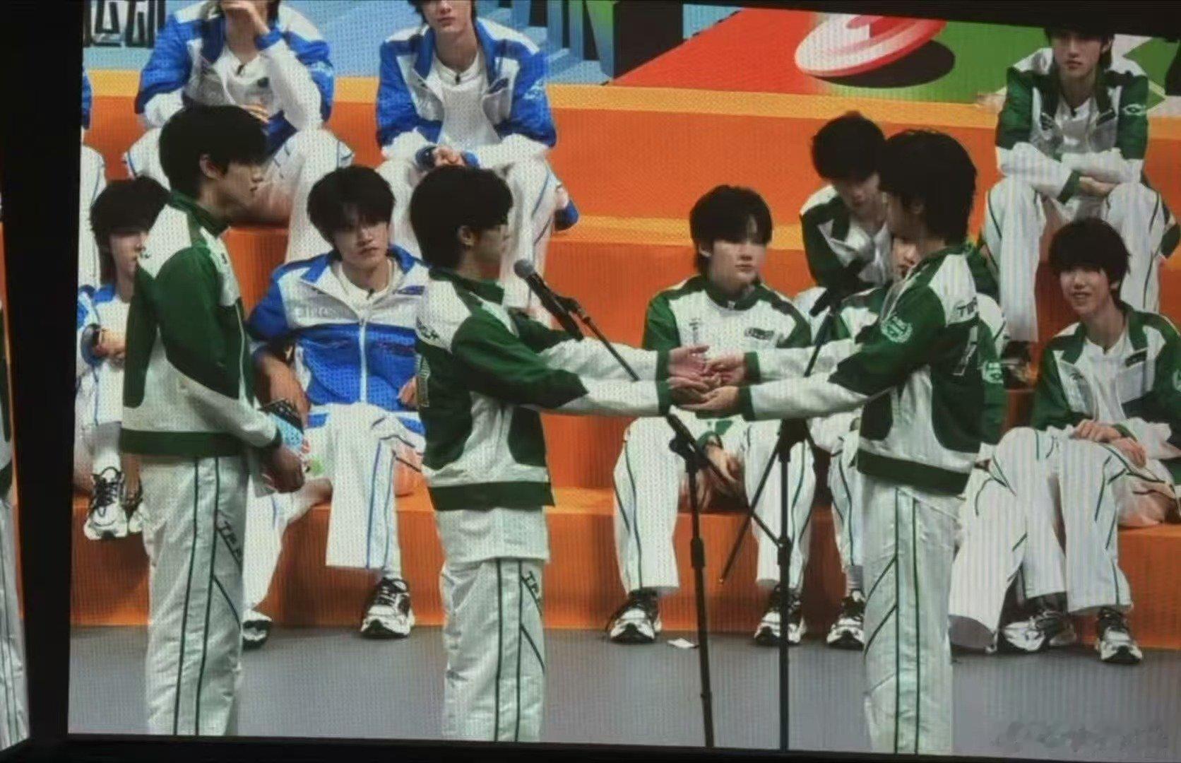 王橹杰穆祉丞再现心率挑战喔 再现名场面了 