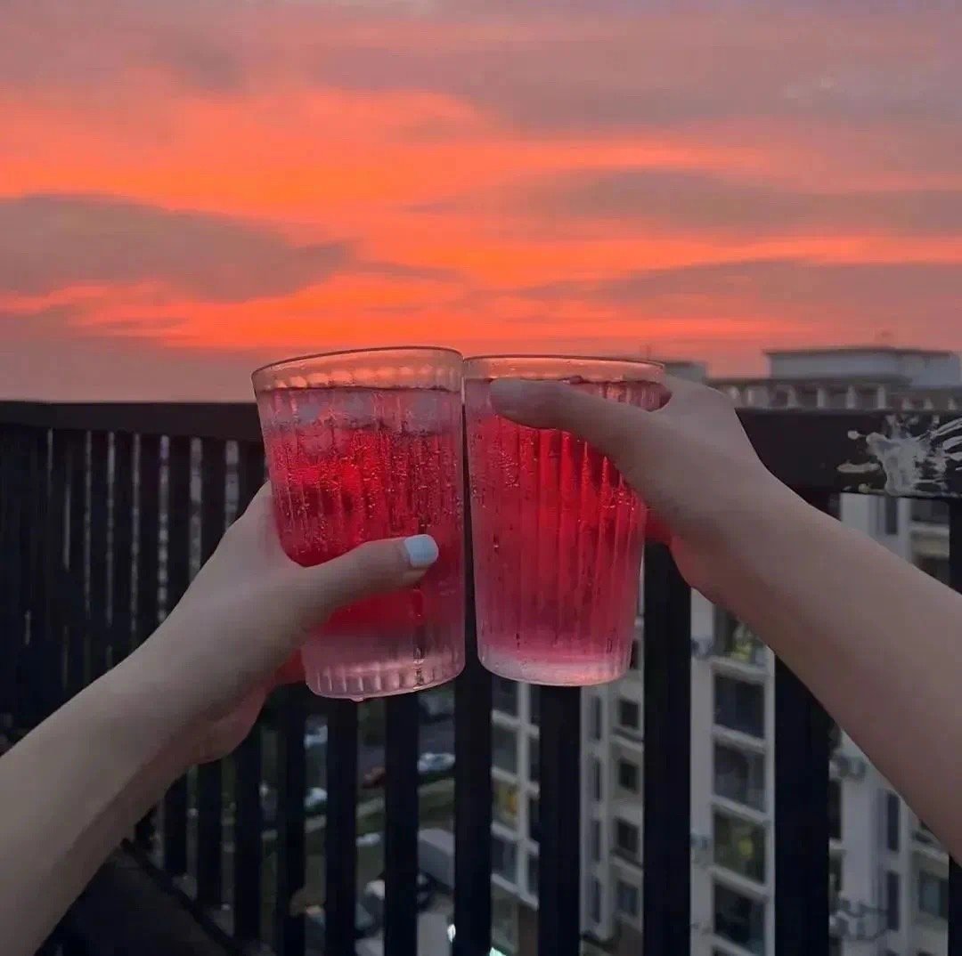 𝗰𝗵𝗲𝗲𝗿𝘀⁾⁾🍻敬过往，爱当下，向未来🥂许个愿，上上签，皆如愿