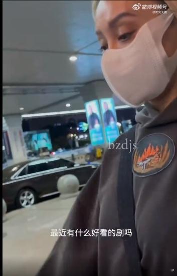 #宁静说闫妮是很好的演员##电视剧小巷人家# 宁静粉丝力荐《小巷人家》，静姐秒赞
