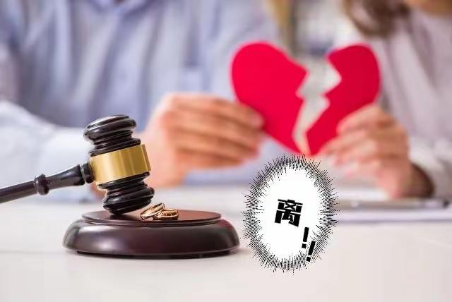 河南南阳。
张伟月薪15000，妻子让他每月给弟弟还3500房贷，张伟不同意。妻