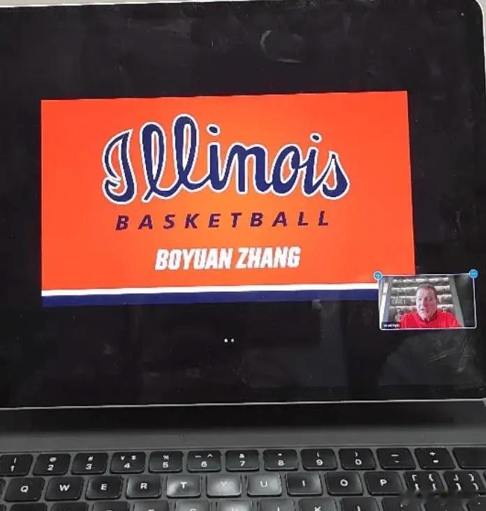 今日张博源父亲社媒爆料，张博源收到NCAA伊利诺伊大学offer。张博源在邀请赛