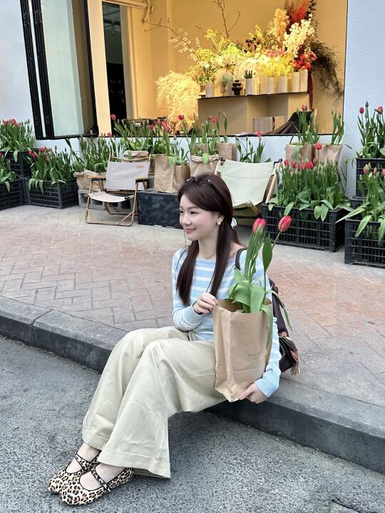 155 100斤 花店送的花🌷