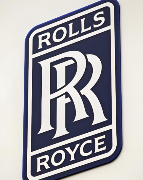 劳斯莱斯也许会破防，但这就是赤裸裸的现实。
2021年，库里南中国销量：739辆