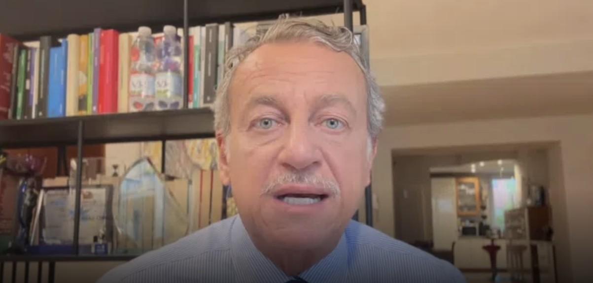 记者桑德罗-萨巴蒂尼在其YouTube频道上对国际米兰前锋博尼大加赞赏：
我很高