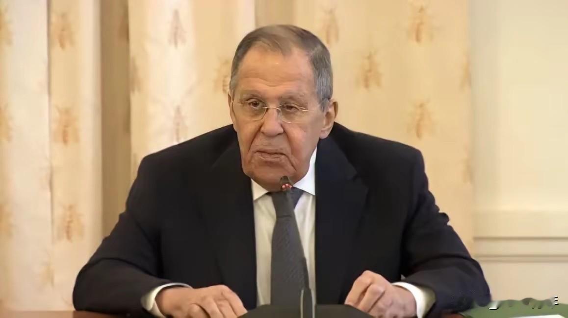 美国拦不住了！俄罗斯官宣对伊朗军售大单，拉夫罗夫一句话怼得美方哑口无言 。

最