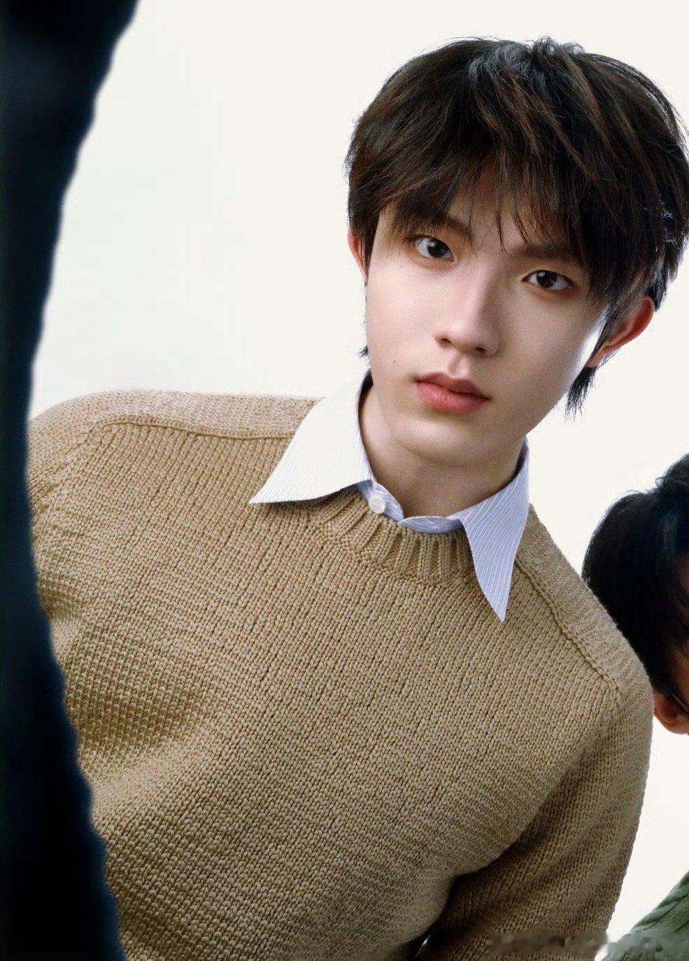 苏新皓Prada看秀预热期待这个苏新皓苏新皓再赴Prada米兰女装秀苏新皓