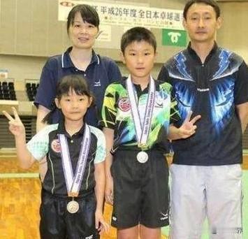 张本一家，终于过成了浮萍，以后的日子也许会难。他们一家人本想在国外混出自己想要的