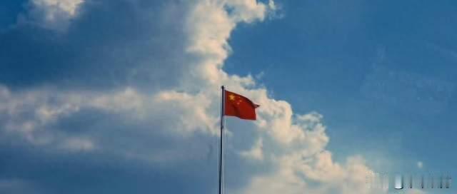 #张凌赫拍的国旗##张凌赫国庆拍了国旗