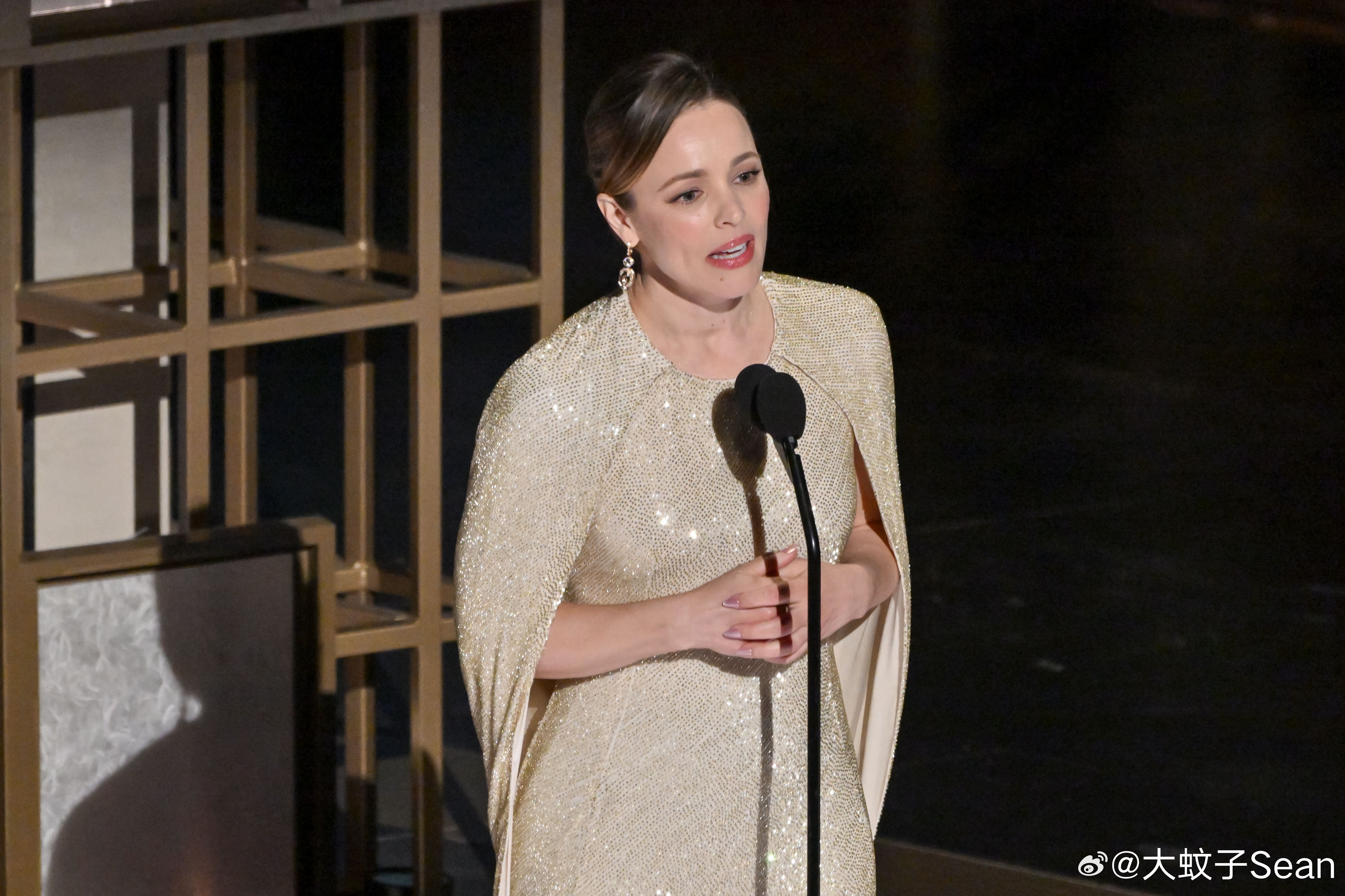 rachel mcadams瑞秋麦克亚当斯惊喜亮相第98届奥斯卡颁奖礼，上台致敬