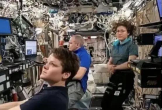 为什么大家都不提中国空间站了？因为没脸提，跟国际空间站差距太大！中国空间站可不是