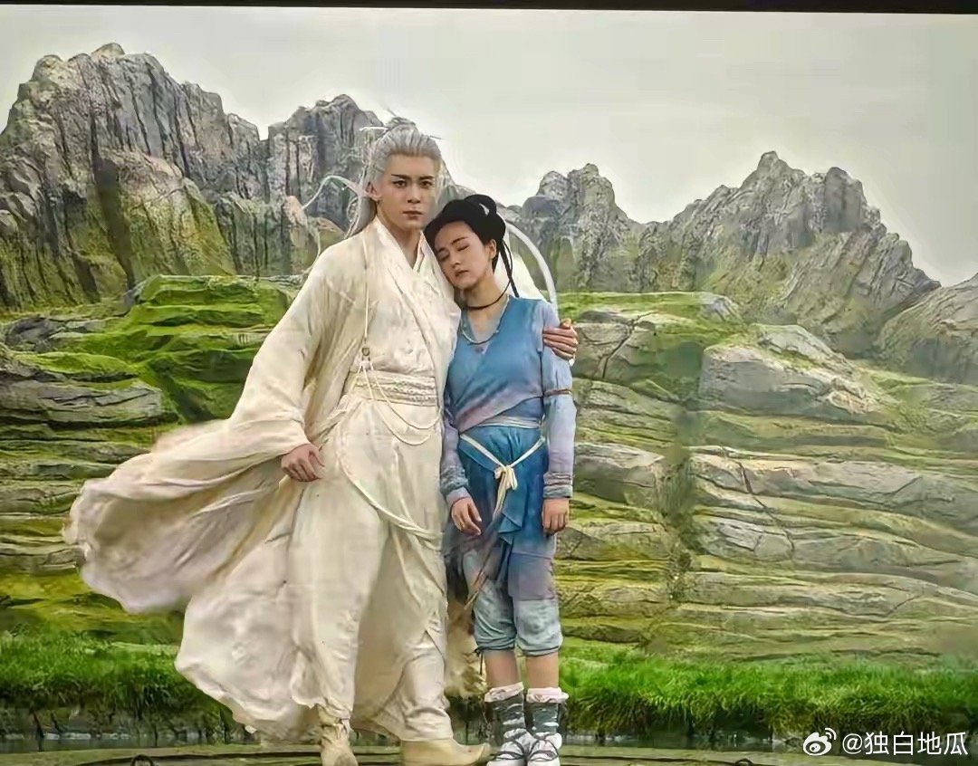 男主角和女主角都很好看但是怎么搞的这部剧《临江仙》怎么把白鹿和曾舜曦拍的这么丑而