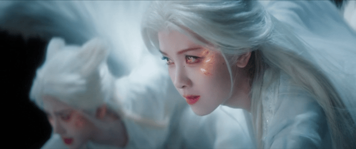 月鳞绮纪站位天呢被月鳞绮纪控住了，谁懂双狐博弈的张力啊，颜值党一本满足，感觉每一