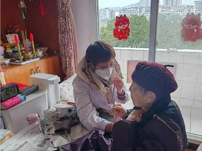 社区卫生服务中心开展康复服务

一个让人耳目一新的医疗服务正悄然兴起——康复服务