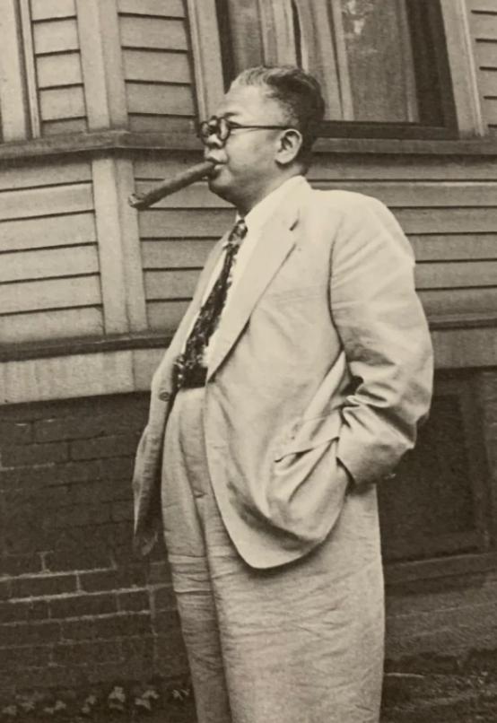 1949年1月，傅斯年准备前往台北担任台大校长。临行之际，他再次找上自己的表妹曾