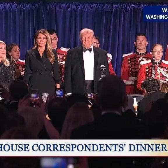 突发新闻：特朗普将重返白宫记者晚宴的舞台。

演出继续！枪手在大厅被制服还不到一