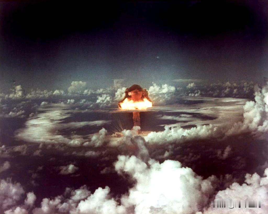 美国总统特朗普突然宣布，已指示国防部立即重启核武器测试，声称此举是为应对其他国家