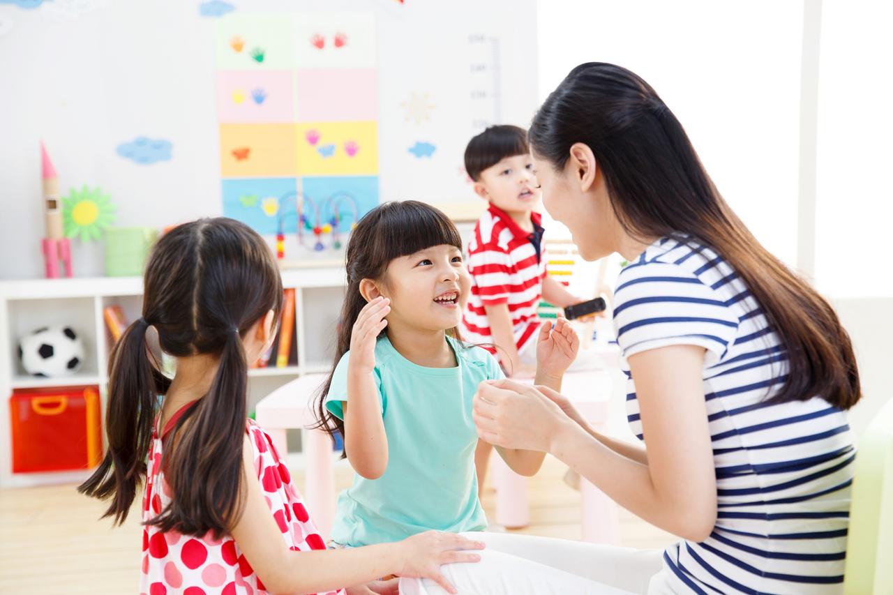 想让孩子懂得分享？先要学会忍受他们的“自私”——儿童成长中的“自我保护”与“分享