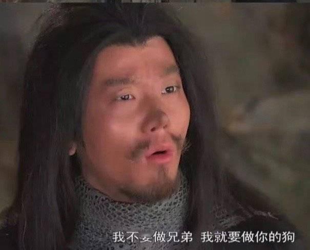而且这么多年战儿送了我爸很多礼物，项链绝对不止这一条，但我爸死心塌地地只做战儿的