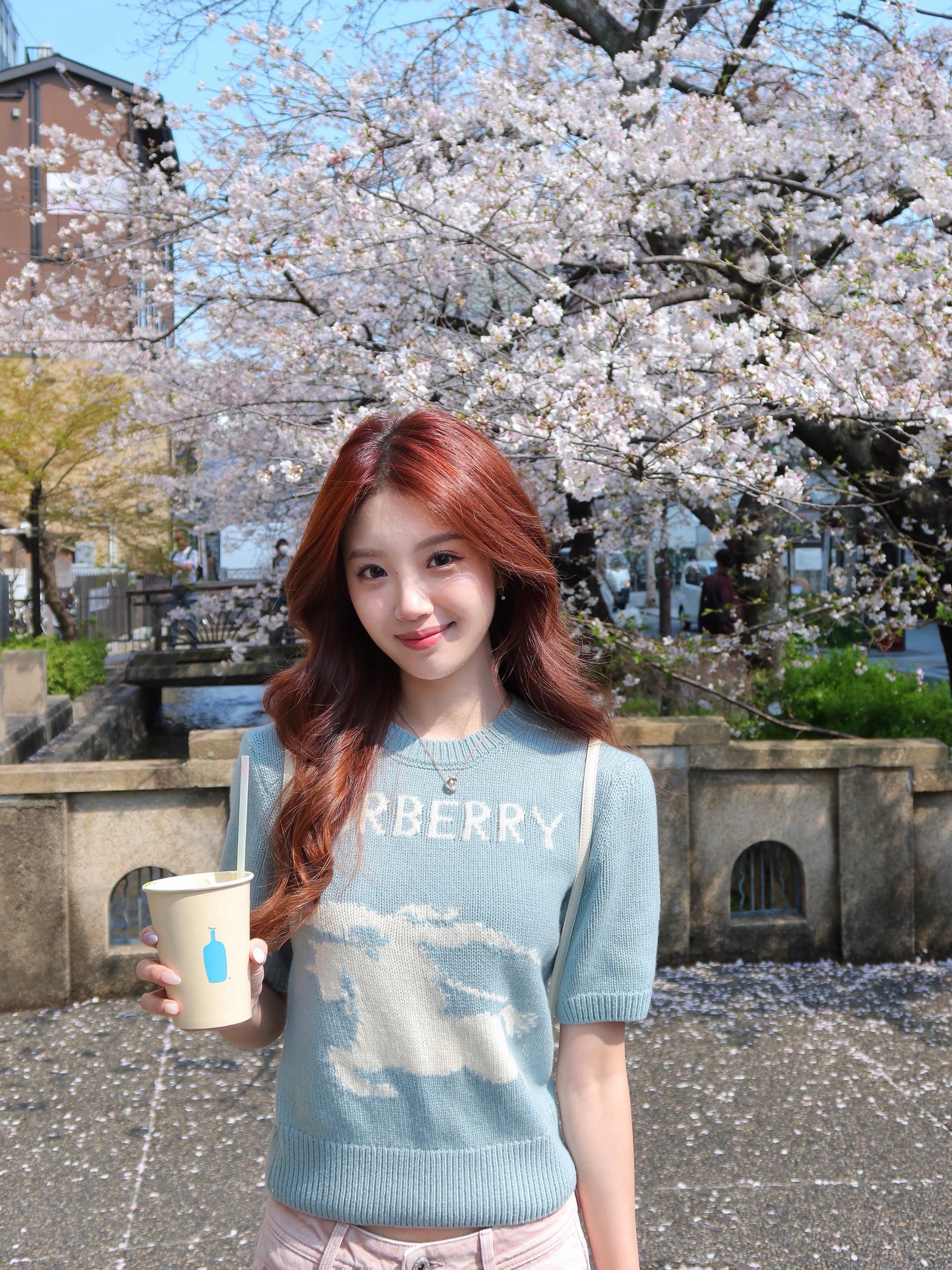 每次有人问我幸福是什么 我总看向你。