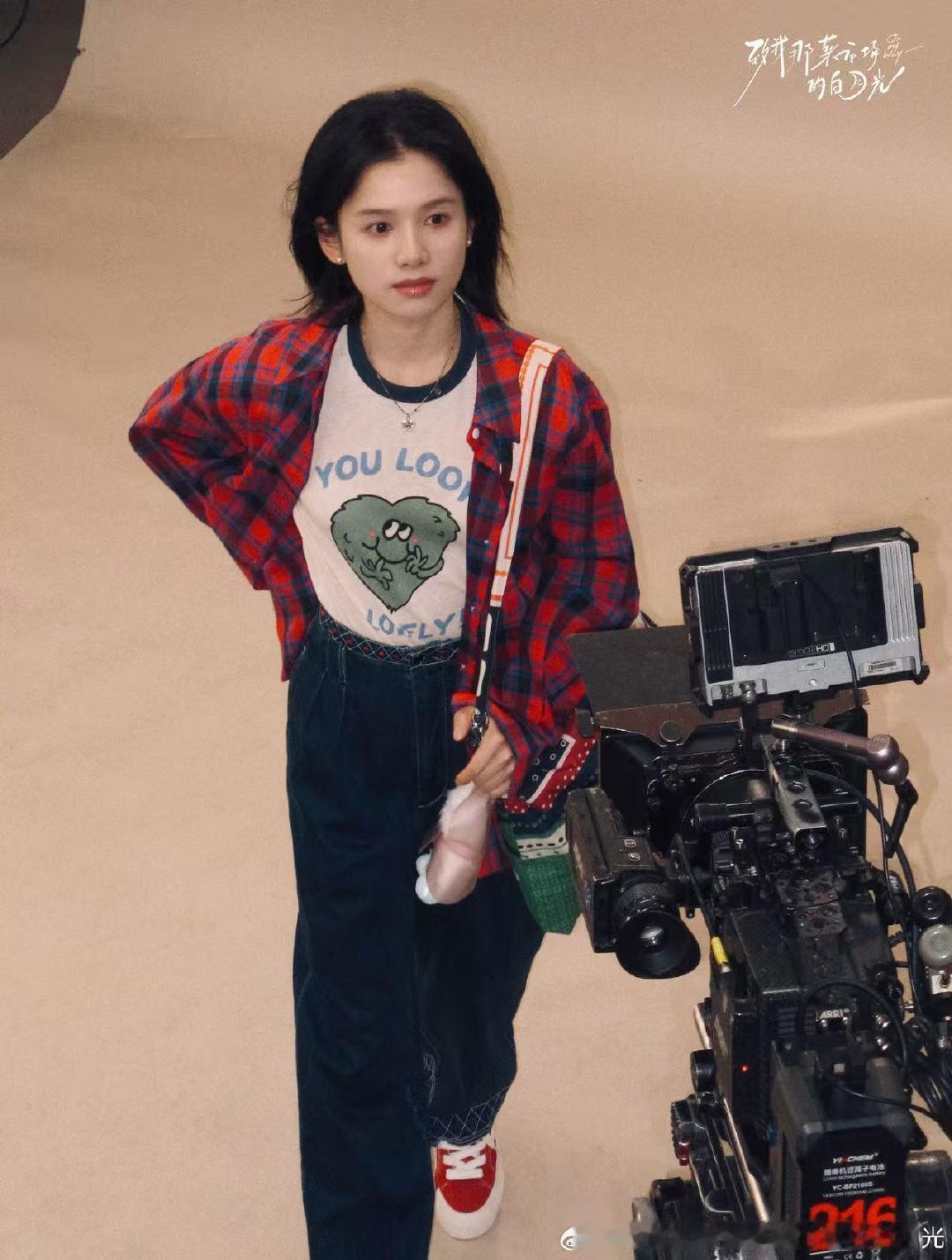 张婧仪陈靖可首搭张婧仪陈靖可新剧独家路透张婧仪菜市场初遇撞出宿命感！倔强职高小豹