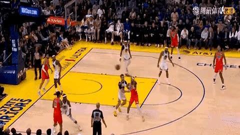 亚历山大的进攻是无解的，他是全方位无死角往防守球员身上扑

这种“要饭”进攻让勇