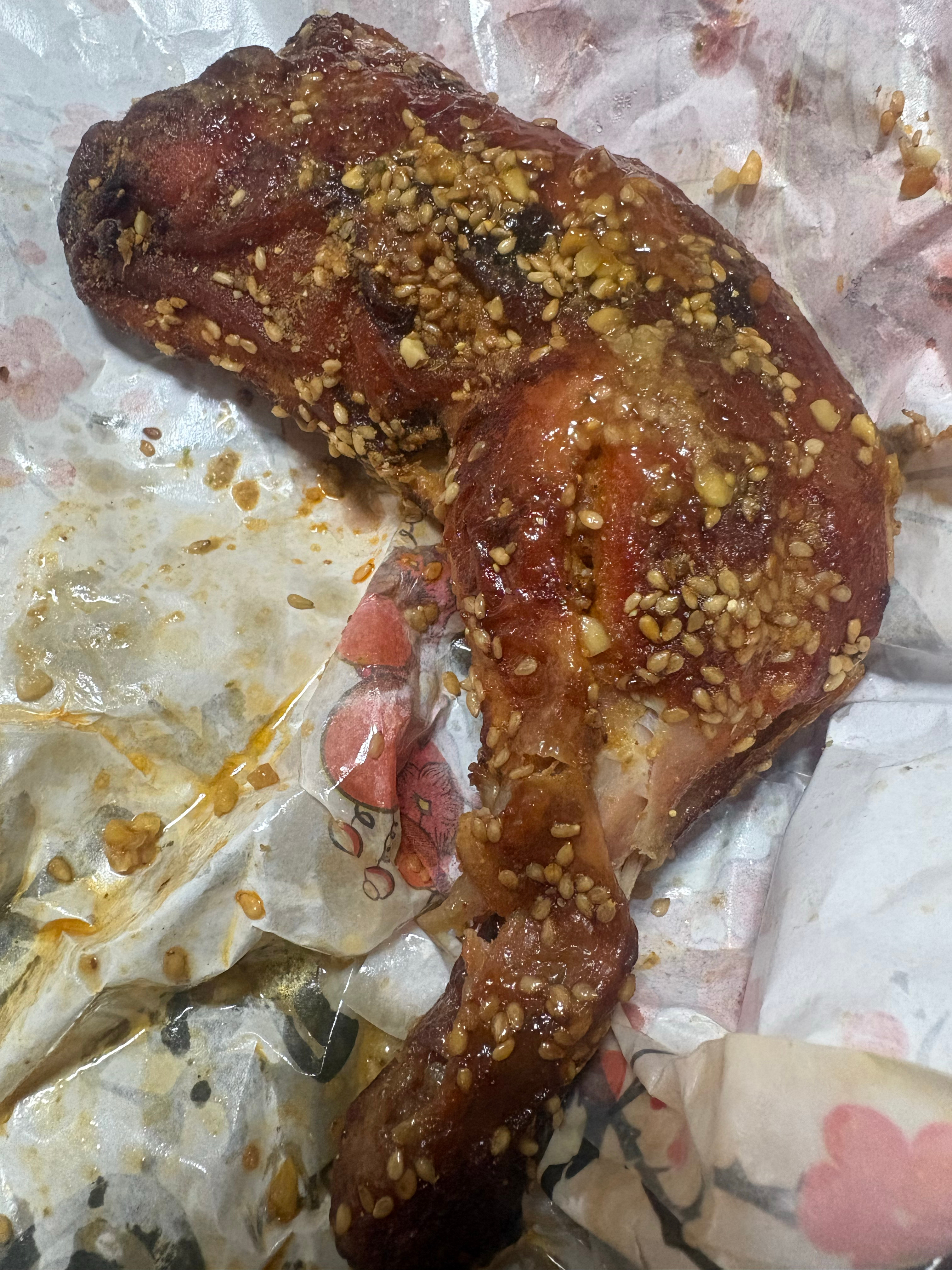 午饭就吃一个外酥里嫩的奥尔良鸡腿～ 