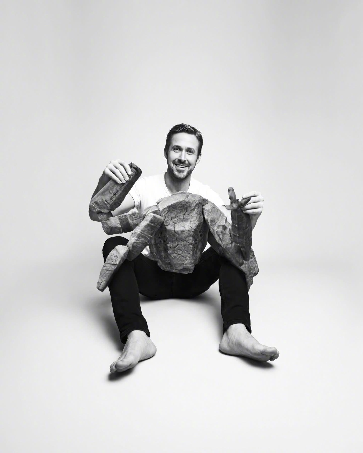 截止目前，《挽救计划》全球票房已累积5.1亿刀，北美和海外市场各占一半～拿下一个