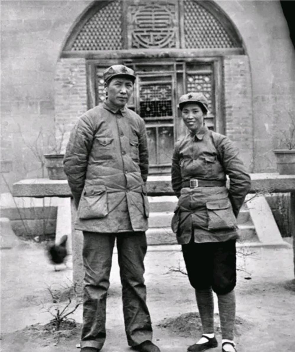 1953年，在江西的一个小村庄里，发现了一个和毛岸红极其相似的男孩，毛岸红的父母