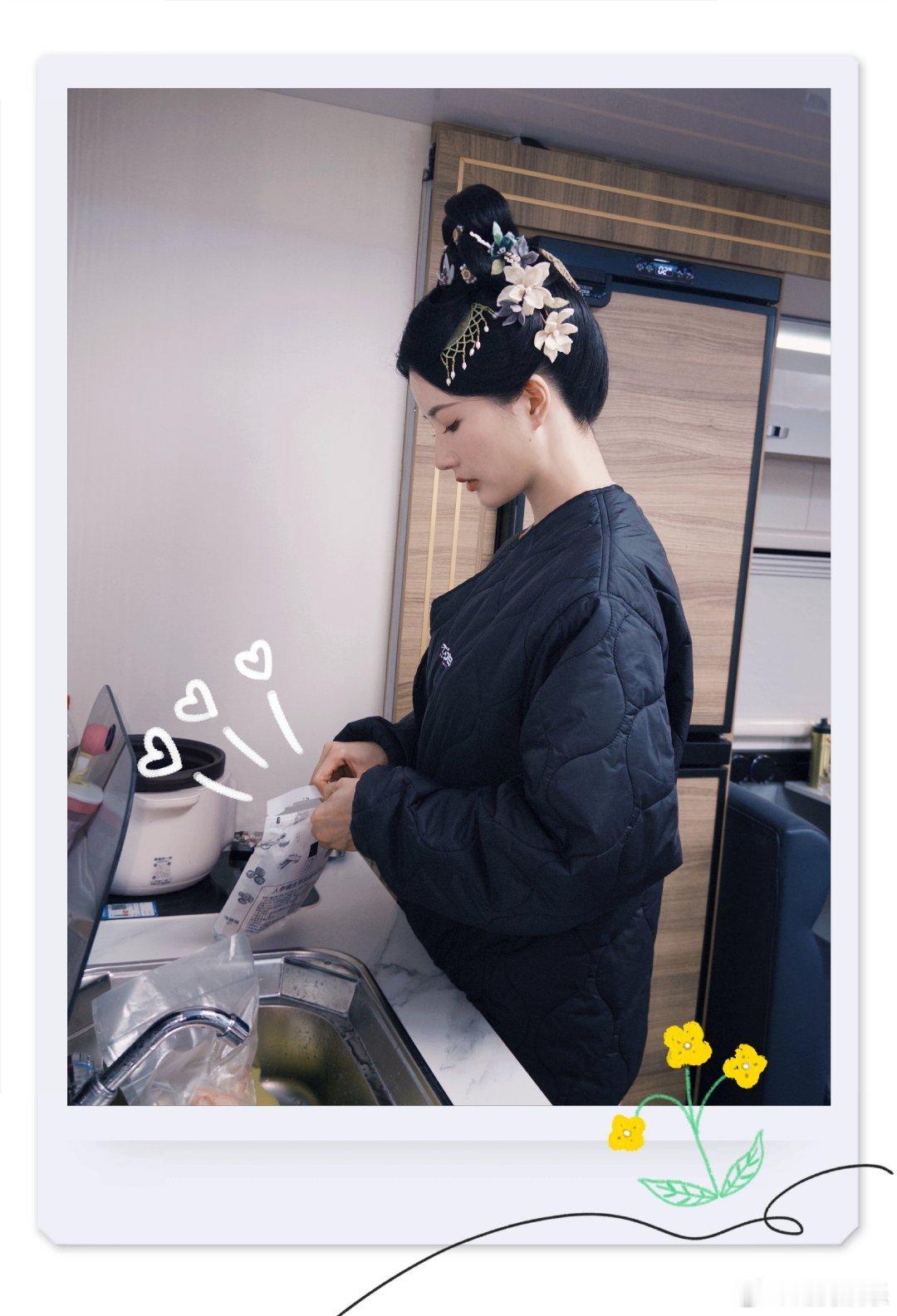 #硬糖少女303##刘些宁# 今日份糖妹新鲜物料刘些宁五福临门工作室更新剧组花絮