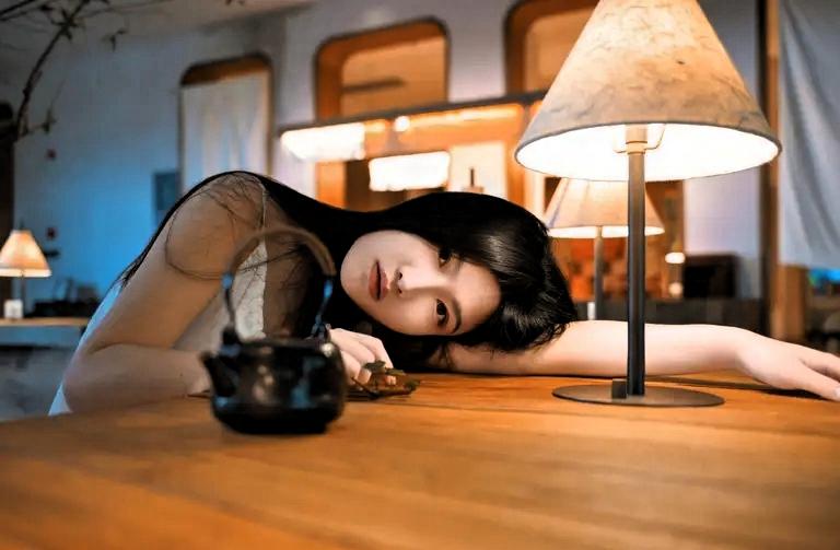 人这一辈子

你有没有想过

我们爱的从来不是某一个人

而是他身上的某样东西